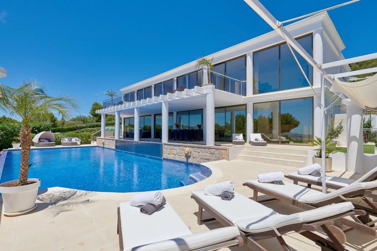 Why Choose a Luxury Villa Rental in Ibiza for Your Next Getaway?