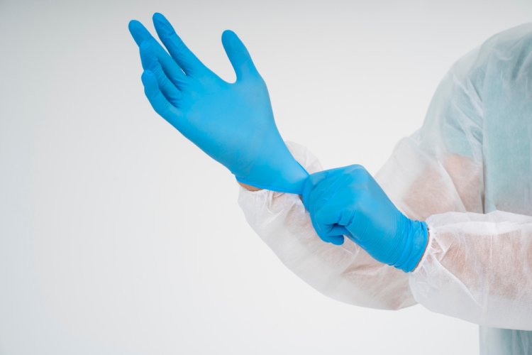 The Ultimate Guide to Nitrile Gloves: Benefits, Uses, and Why They Matter